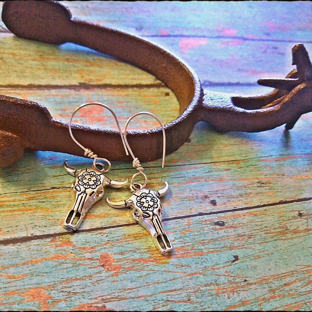 Wild West Silver Longhorn Steer Skull Earrings - Picture 2 of 7